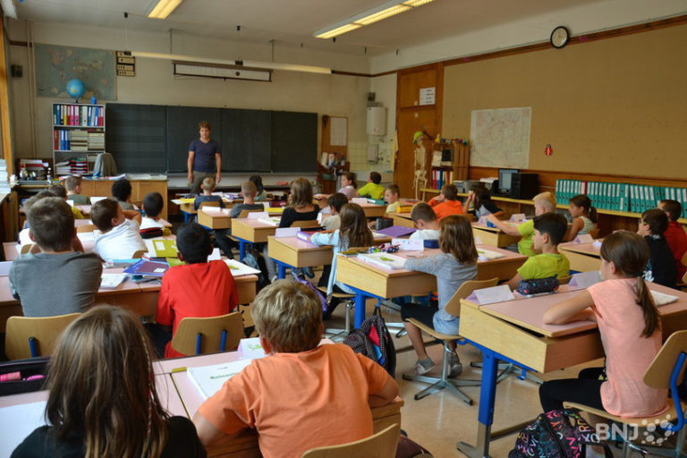L’école neuchâteloise innove : bienvenue aux robots Thymio ! 