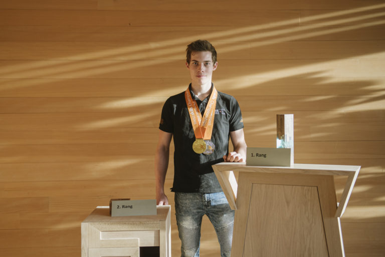 Romain Mingard, ébéniste de Couvet, a été sacré champion suisse (menuisier CFC)