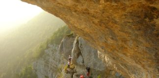 Via Ferrata du Tichodrome au coucherr du soleil à Val-de-Travers, canton de Neuchâtel