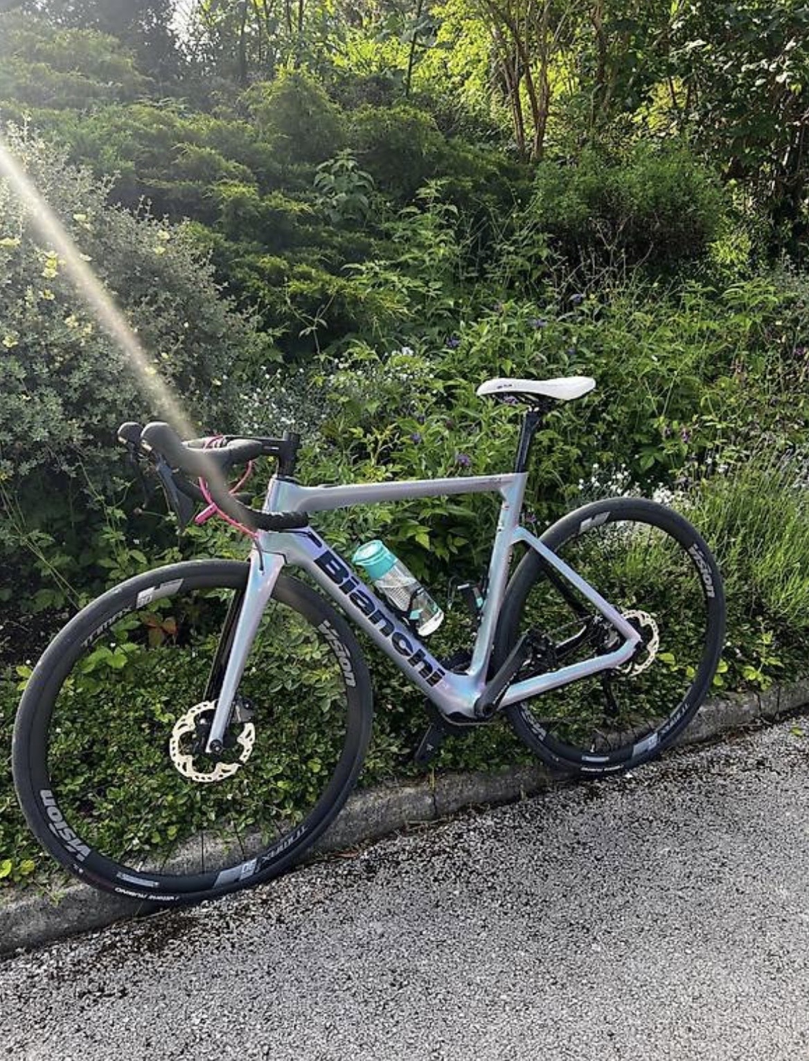 Vélo de route Bianchi Aria e-road