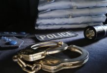 Faux policiers : plus de 100 personnes à Fleurier pour apprendre à déjouer l’arnaque