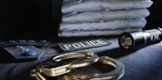Faux policiers : plus de 100 personnes à Fleurier pour apprendre à déjouer l’arnaque